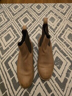 Nisolo Women's Carmen ChelseaBoots in Brown Leather, Elastic Side Panels, Sz 7